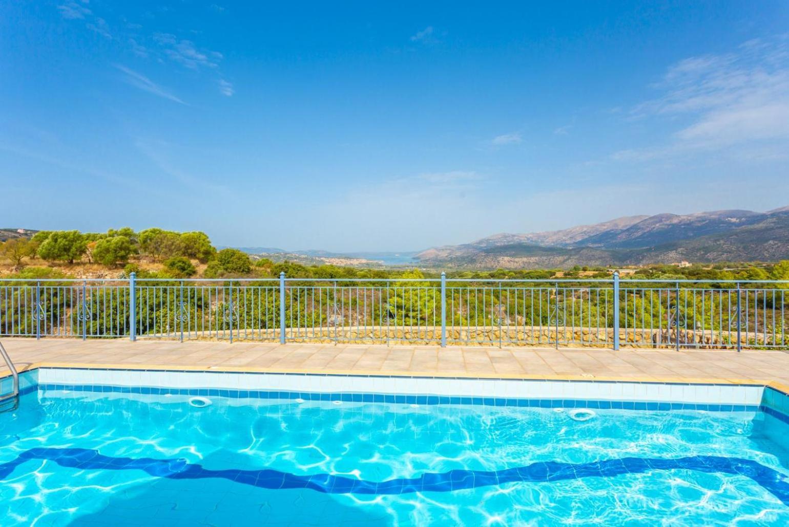 Villa Europe Ena Lakithra Ngoại thất bức ảnh